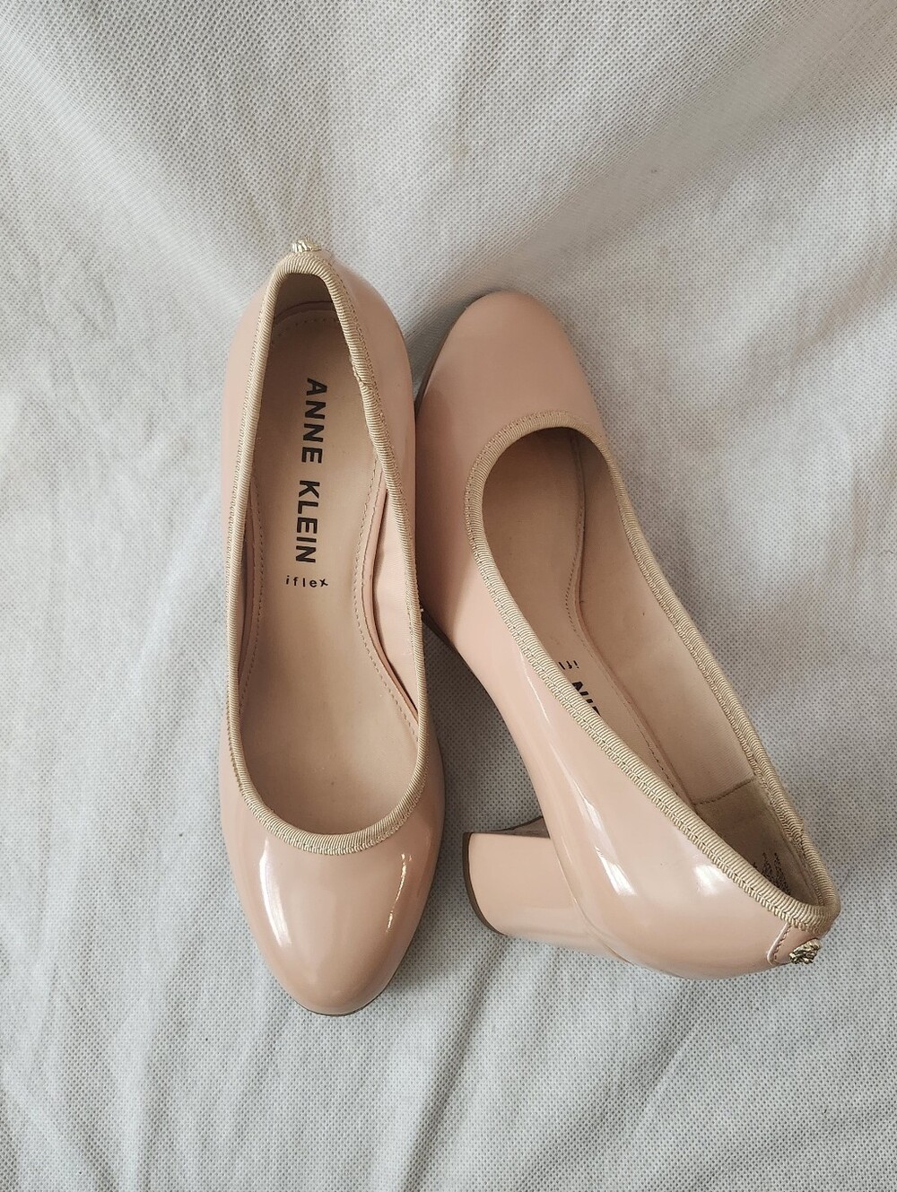 Anne Klein Women's Castana Round Toe Block Heel Pumps In Nude Size 9